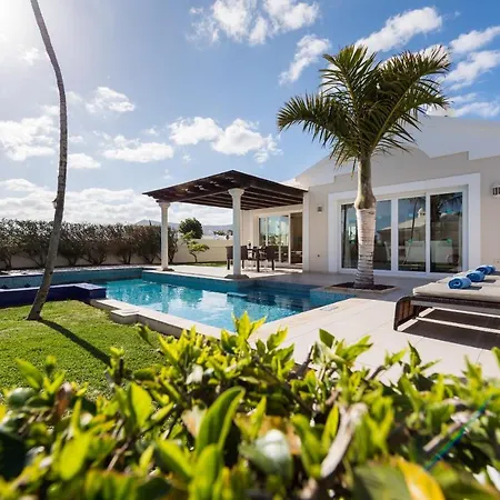 Puerto Del Carmen Sleeps 6 Pool Air Con Wifi
