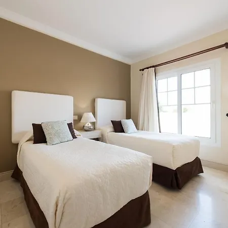 Puerto Del Carmen Sleeps 6 Pool Air Con Wifi Вилла Пуэрто дель Кармен