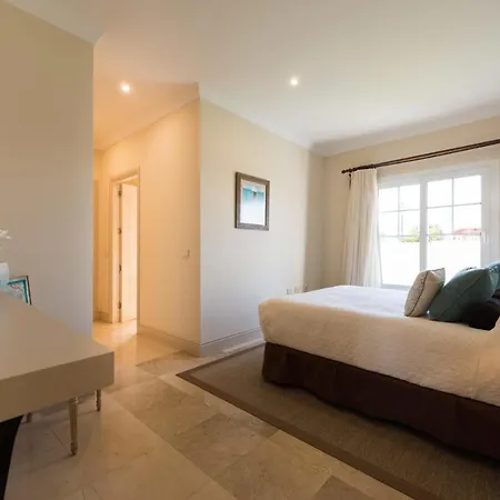 Puerto Del Carmen Sleeps 6 Pool Air Con Wifi Villa Puerto del Carmen (Lanzarote)