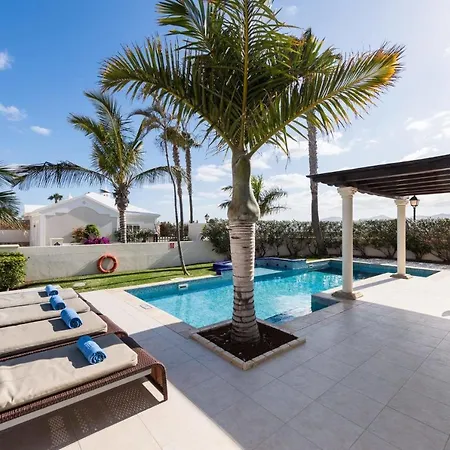 Puerto Del Carmen Sleeps 6 Pool Air Con Wifi Вилла Пуэрто дель Кармен