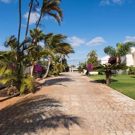 Puerto Del Carmen Sleeps 6 Pool Air Con Wifi